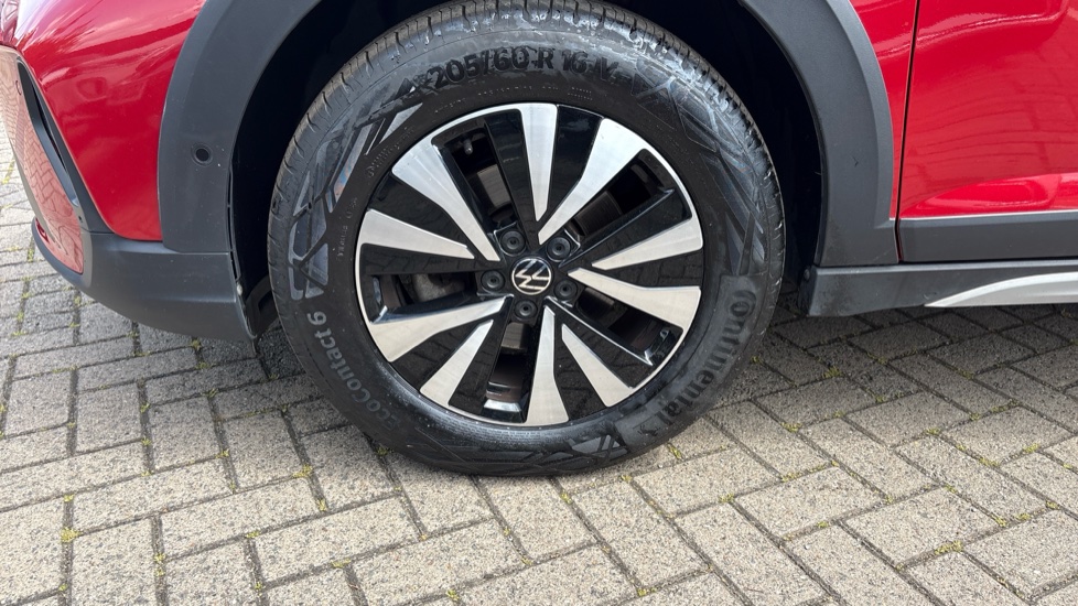Volkswagen Taigo 1.0 TSI 110 Life 5dr DSG Petrol Hatchback - Image 38