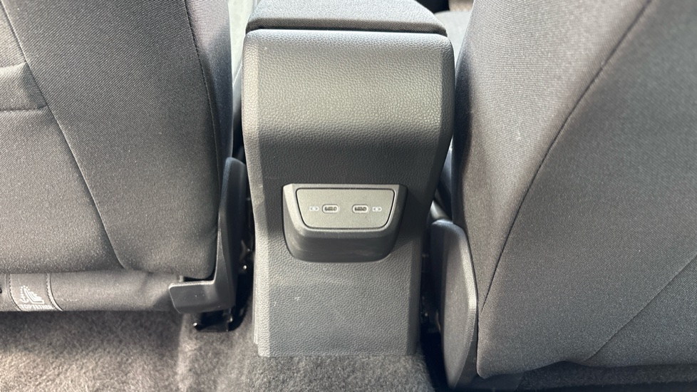Volkswagen Taigo 1.0 TSI 110 Life 5dr DSG Petrol Hatchback - Image 39