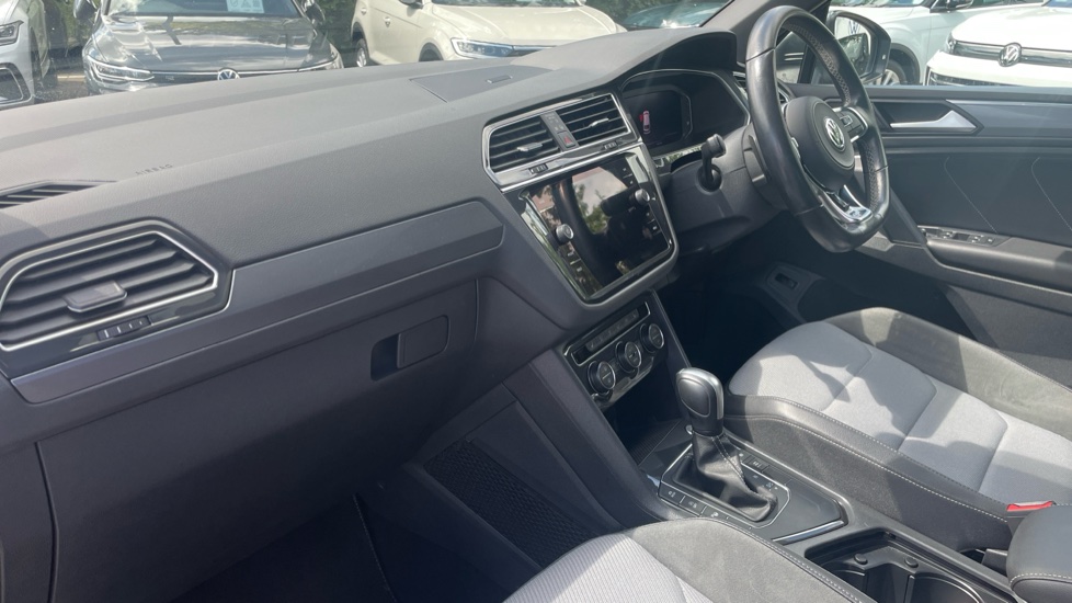 Volkswagen Tiguan 2.0 TDi 150 R-Line Tech 5dr DSG Diesel Estate - Image 2