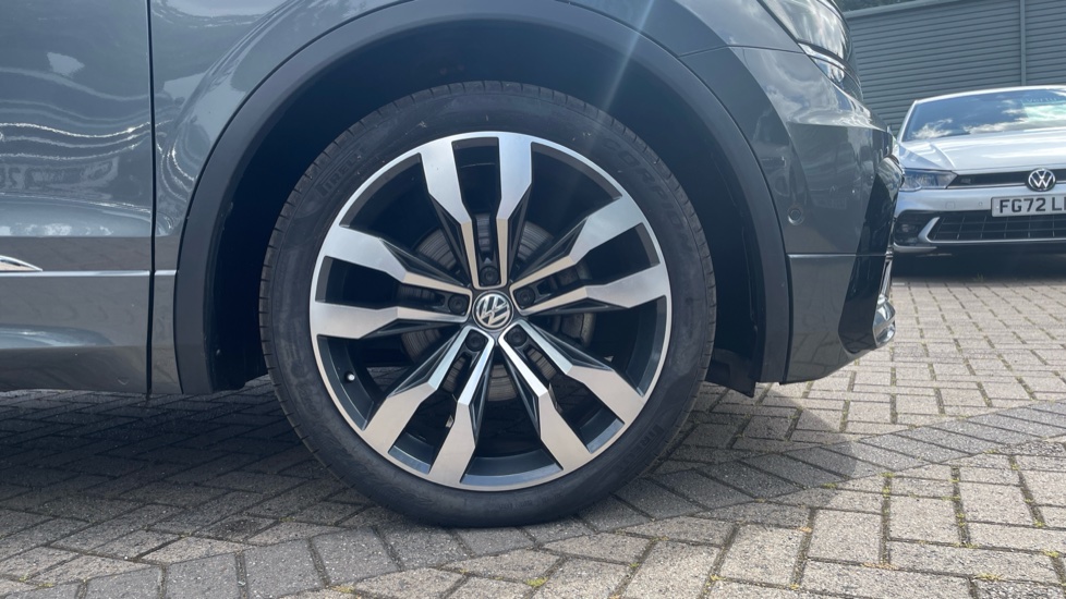 Volkswagen Tiguan 2.0 TDi 150 R-Line Tech 5dr DSG Diesel Estate - Image 5