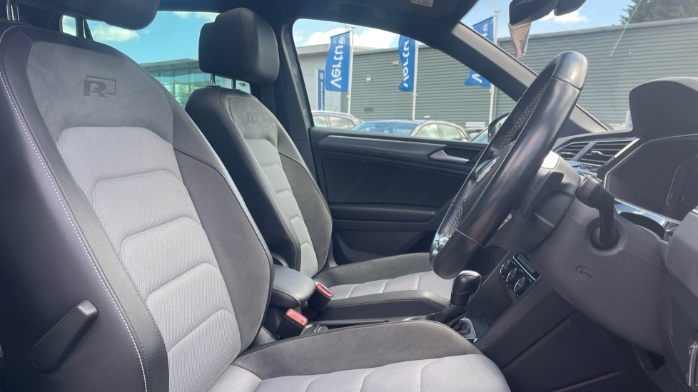 Volkswagen Tiguan 2.0 TDi 150 R-Line Tech 5dr DSG Diesel Estate - Image 15