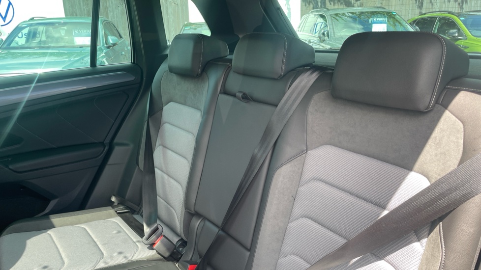 Volkswagen Tiguan 2.0 TDi 150 R-Line Tech 5dr DSG Diesel Estate - Image 16