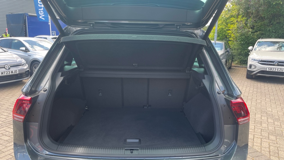 Volkswagen Tiguan 2.0 TDi 150 R-Line Tech 5dr DSG Diesel Estate - Image 20