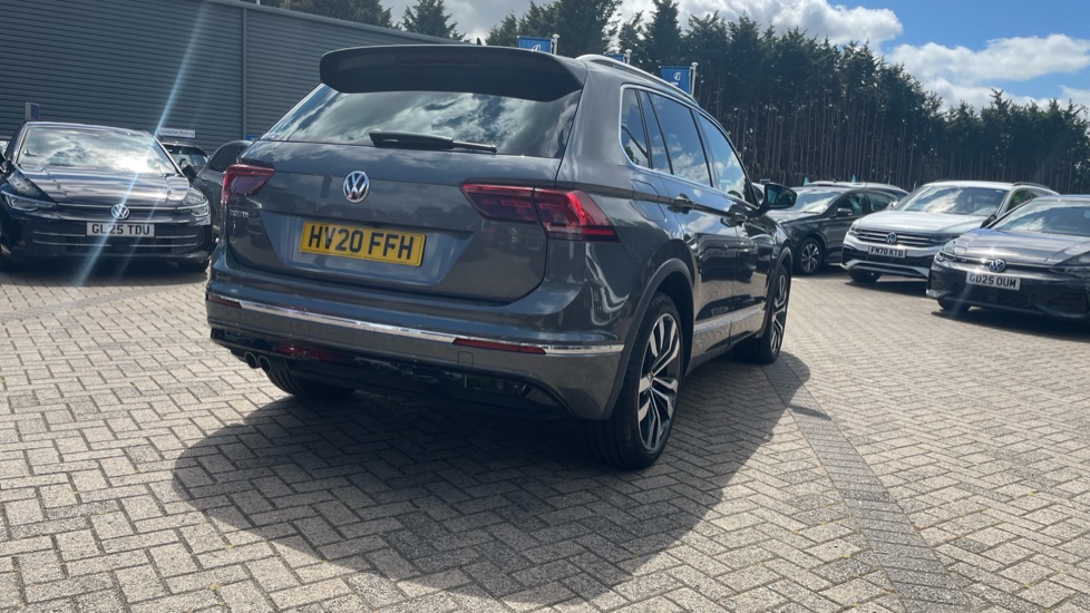 Volkswagen Tiguan 2.0 TDi 150 R-Line Tech 5dr DSG Diesel Estate - Image 25
