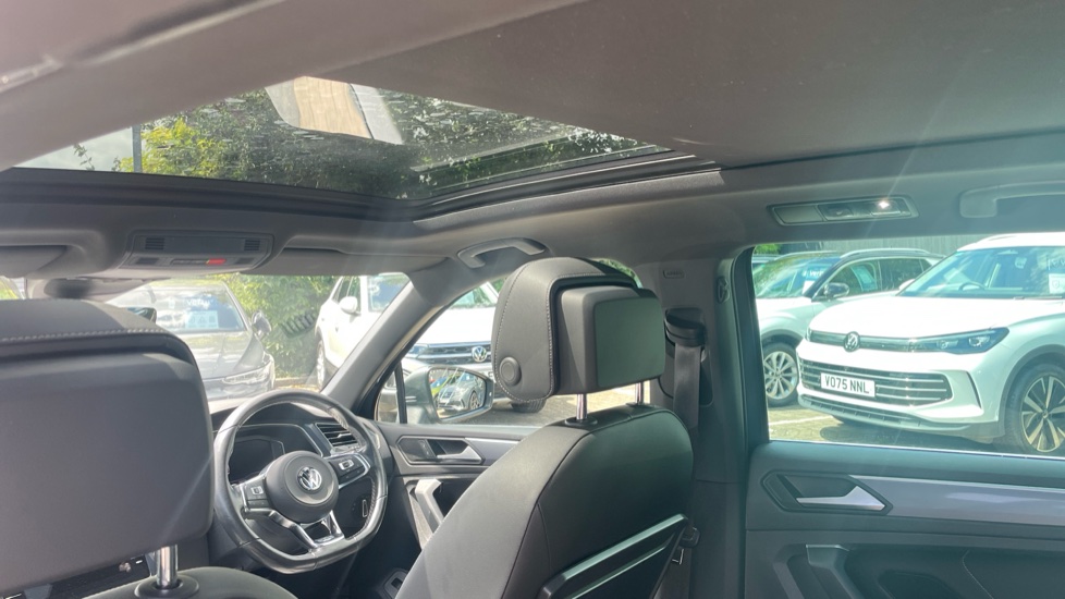 Volkswagen Tiguan 2.0 TDi 150 R-Line Tech 5dr DSG Diesel Estate - Image 29