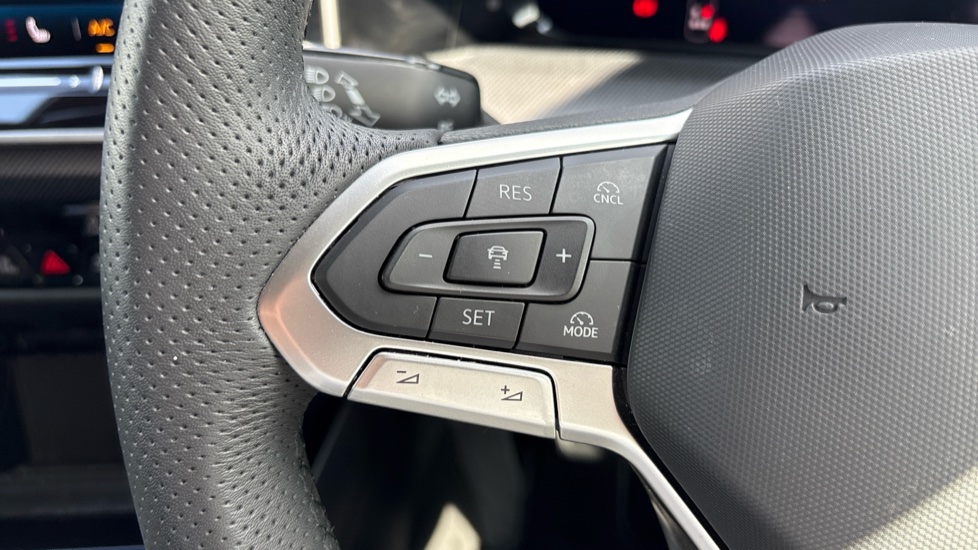 Volkswagen Golf 1.5 TSI 150 Black Edition 5dr Petrol Hatchback - Image 17