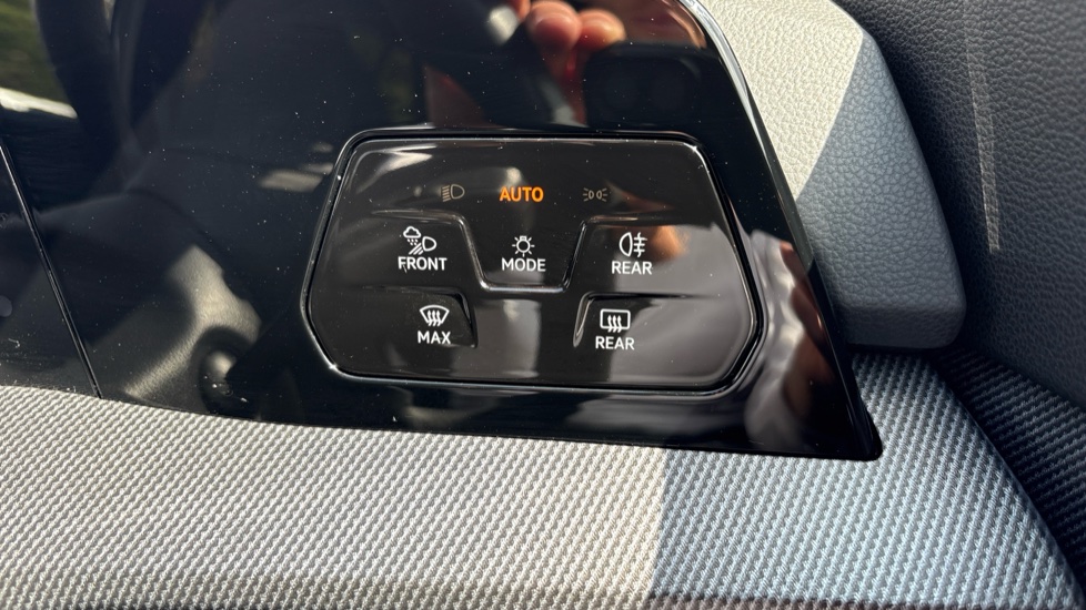 Volkswagen Golf 1.5 TSI 150 Black Edition 5dr Petrol Hatchback - Image 30