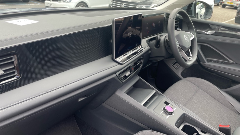 Volkswagen Tiguan 1.5 TSI eHybrid Match 5dr DSG Estate - Image 2