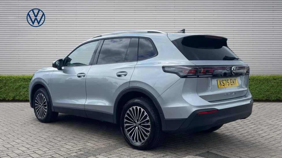 Volkswagen Tiguan 1.5 TSI eHybrid Match 5dr DSG Estate - Image 3