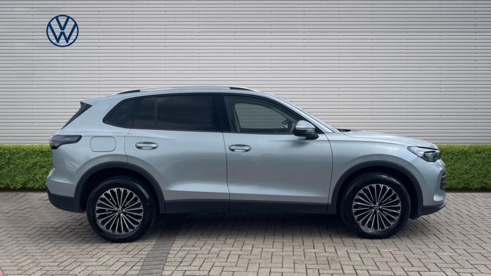 Volkswagen Tiguan 1.5 TSI eHybrid Match 5dr DSG Estate - Image 4