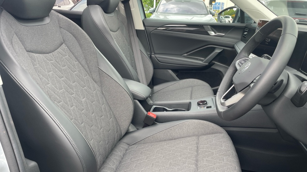 Volkswagen Tiguan 1.5 TSI eHybrid Match 5dr DSG Estate - Image 15