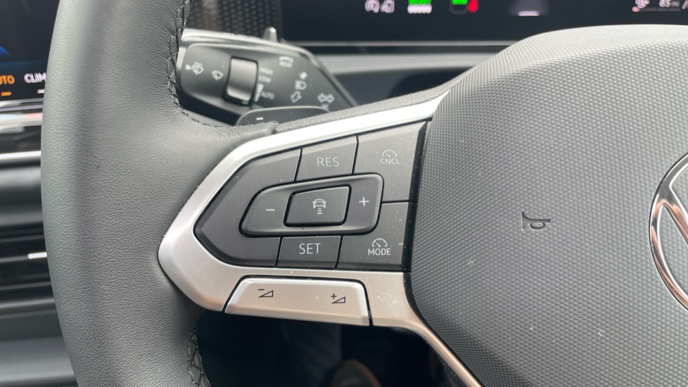 Volkswagen Tiguan 1.5 TSI eHybrid Match 5dr DSG Estate - Image 17