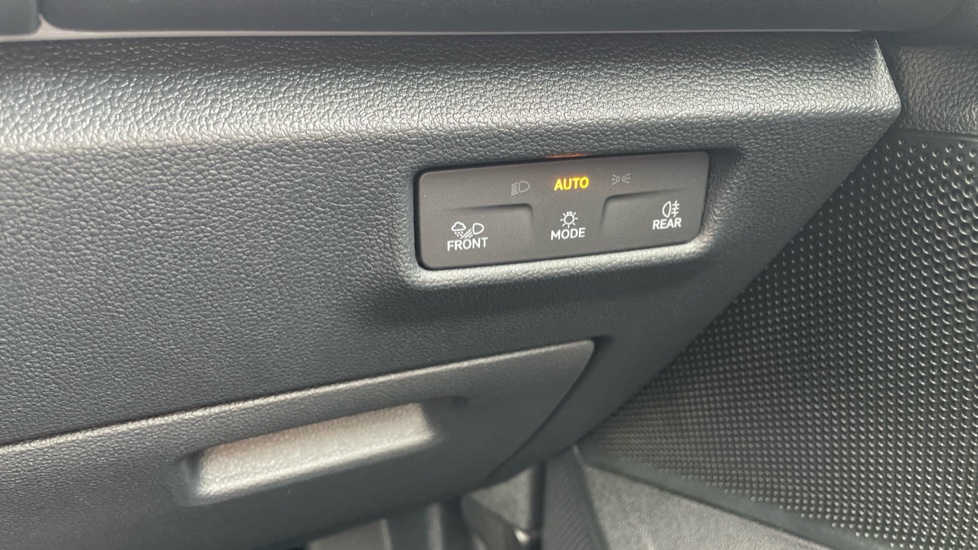 Volkswagen Tiguan 1.5 TSI eHybrid Match 5dr DSG Estate - Image 27