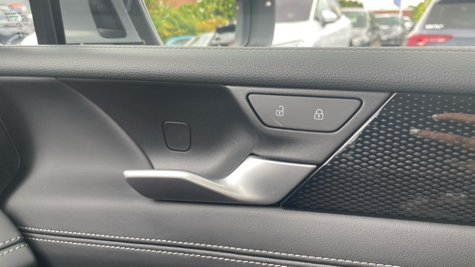 Volkswagen Tiguan 1.5 TSI eHybrid Match 5dr DSG Estate - Image 30