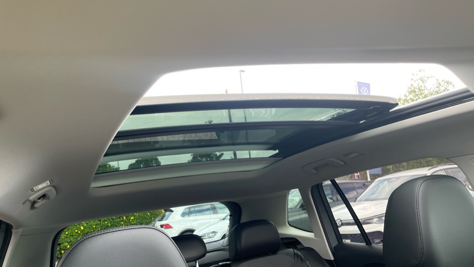 Volkswagen Tiguan 1.5 TSI eHybrid Match 5dr DSG Estate - Image 35