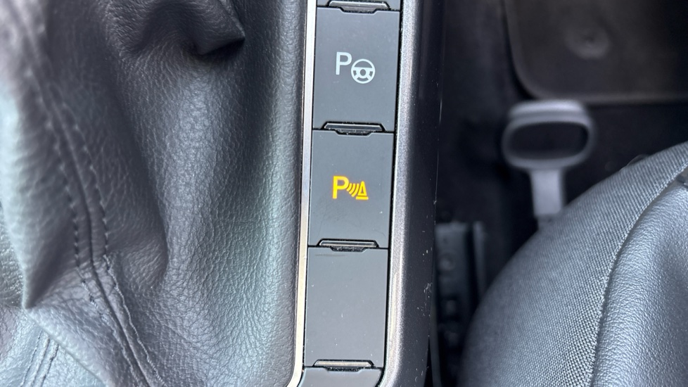 Volkswagen Taigo 1.5 TSI 150 Style 5dr DSG Petrol Hatchback - Image 31