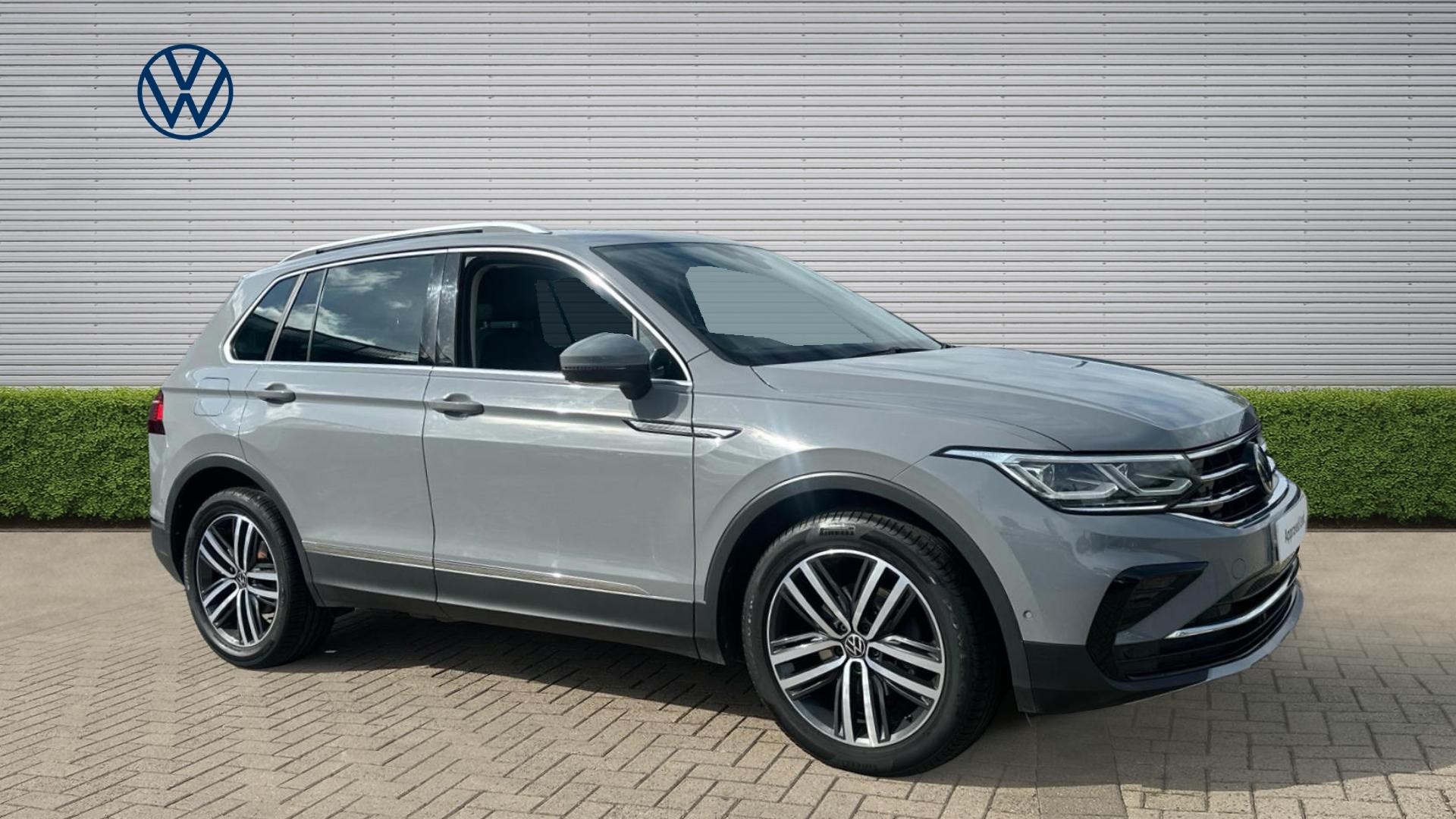 Volkswagen Tiguan listing photo