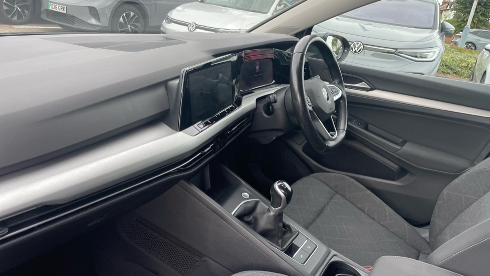 Volkswagen Golf 2.0 TDI Life 5dr Diesel Hatchback - Image 2