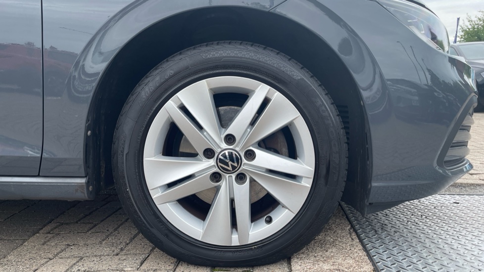 Volkswagen Golf 2.0 TDI Life 5dr Diesel Hatchback - Image 5