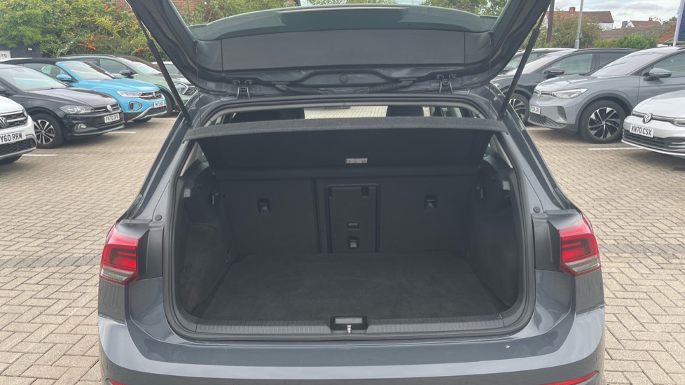 Volkswagen Golf 2.0 TDI Life 5dr Diesel Hatchback - Image 20