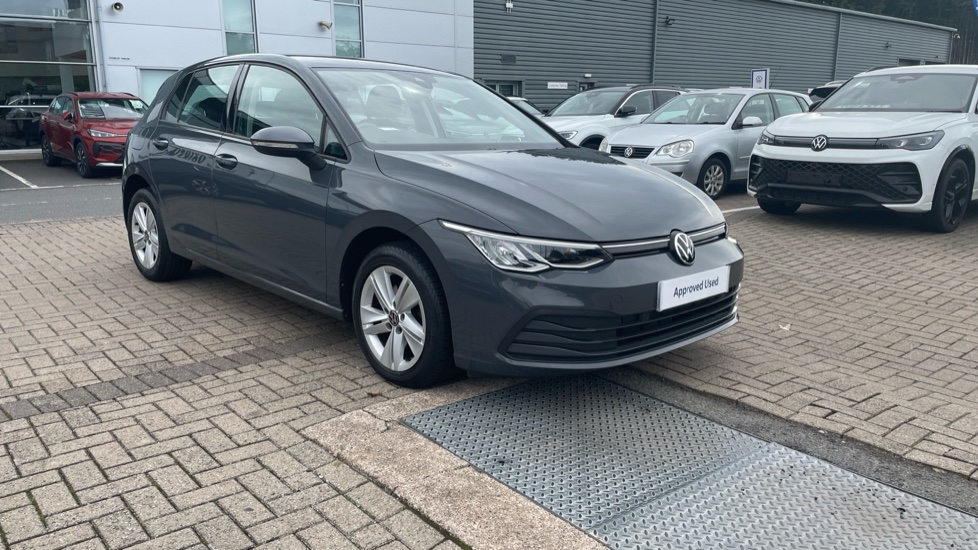 Volkswagen Golf 2.0 TDI Life 5dr Diesel Hatchback - Image 25