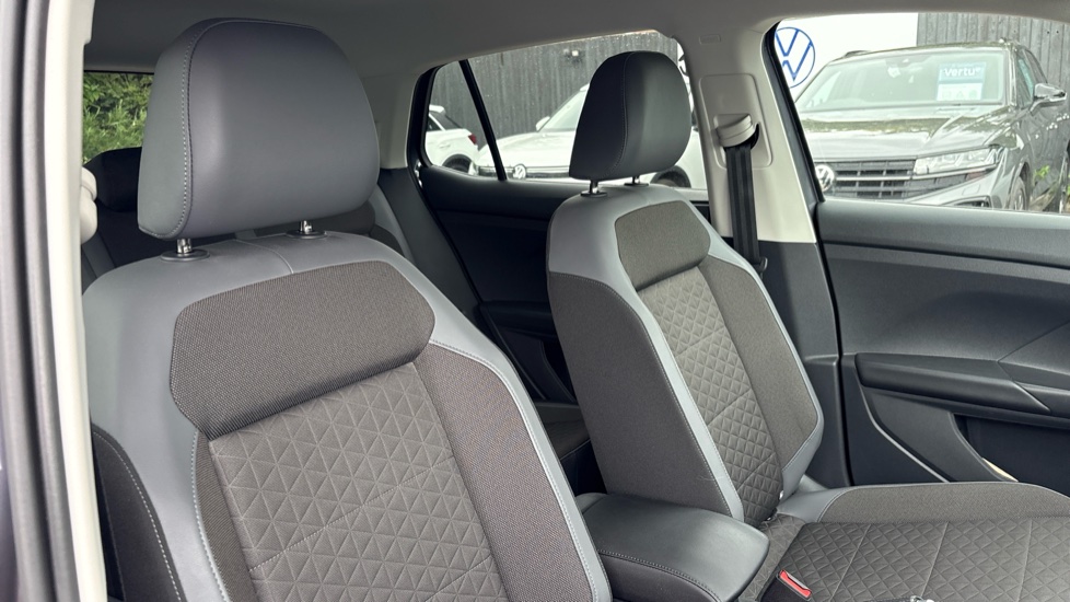 Volkswagen T-Cross 1.0 TSI 110 SEL 5dr DSG Petrol Estate - Image 36