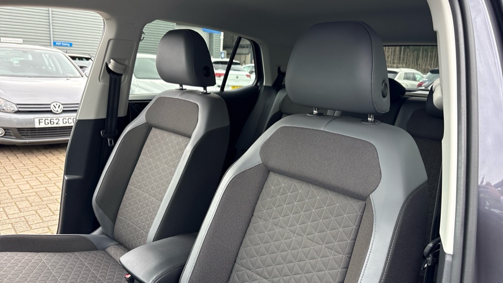 Volkswagen T-Cross 1.0 TSI 110 SEL 5dr DSG Petrol Estate - Image 37