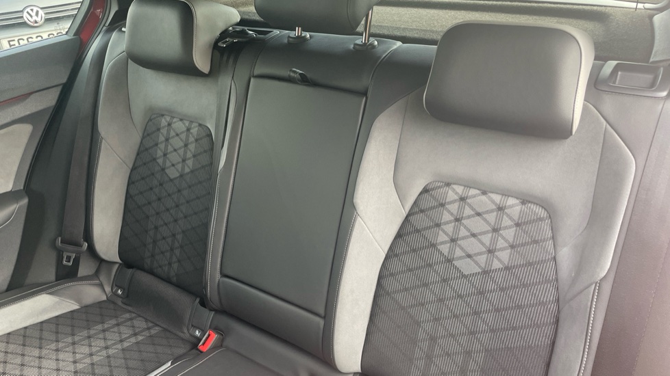 Volkswagen Golf 1.5 eTSI 150 R-Line 5dr DSG Petrol Hatchback - Image 16