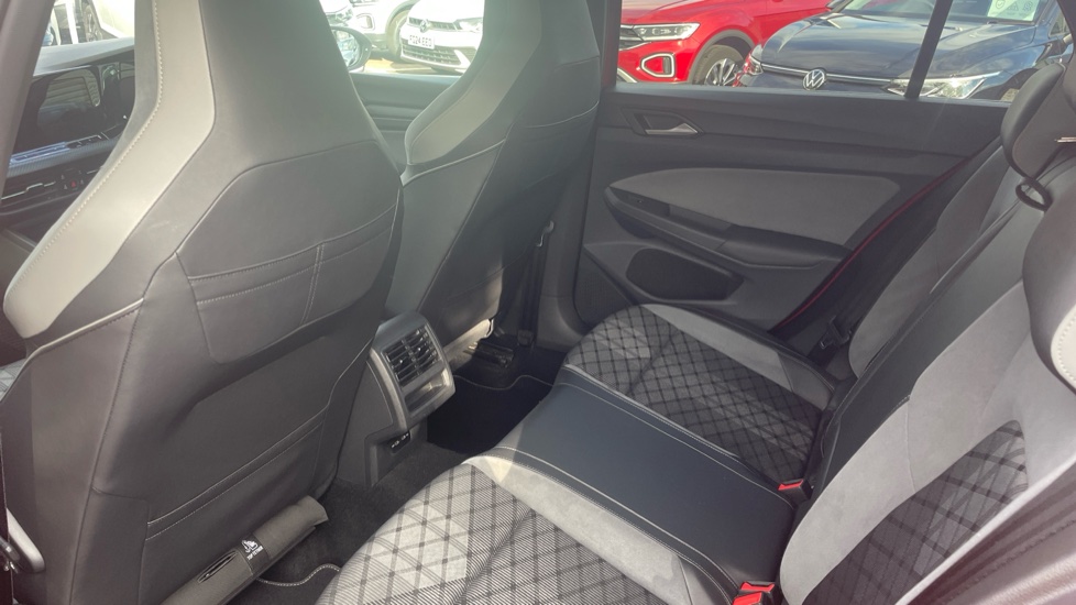 Volkswagen Golf 1.5 eTSI 150 R-Line 5dr DSG Petrol Hatchback - Image 25
