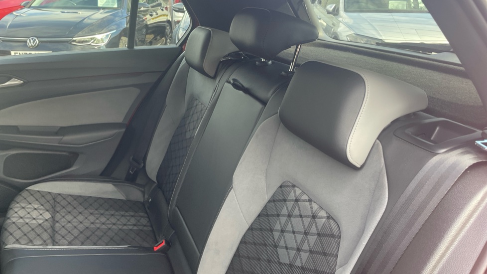 Volkswagen Golf 1.5 eTSI 150 R-Line 5dr DSG Petrol Hatchback - Image 26