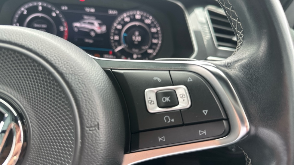 Volkswagen Tiguan 2.0 TDi 150 R-Line 5dr DSG Diesel Estate - Image 18