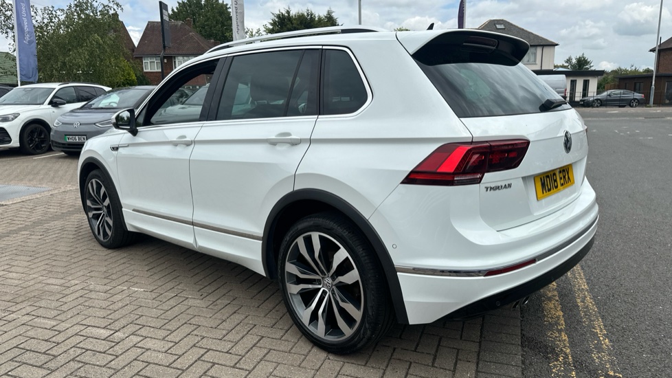 Volkswagen Tiguan 2.0 TDi 150 R-Line 5dr DSG Diesel Estate - Image 35