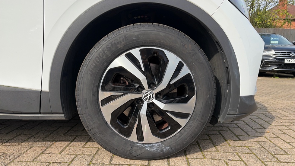 Volkswagen ID.4 125kW Life Ed Pure Perf 52kWh 5dr Auto [110kW Ch] Electric Estate - Image 5
