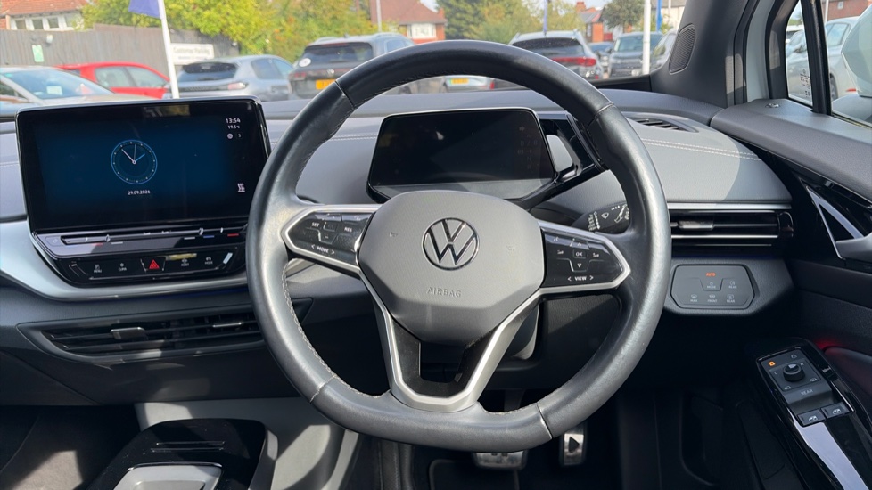 Volkswagen ID.4 125kW Life Ed Pure Perf 52kWh 5dr Auto [110kW Ch] Electric Estate - Image 10