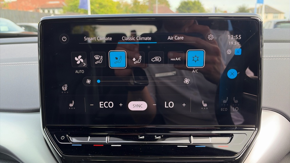 Volkswagen ID.4 125kW Life Ed Pure Perf 52kWh 5dr Auto [110kW Ch] Electric Estate - Image 13