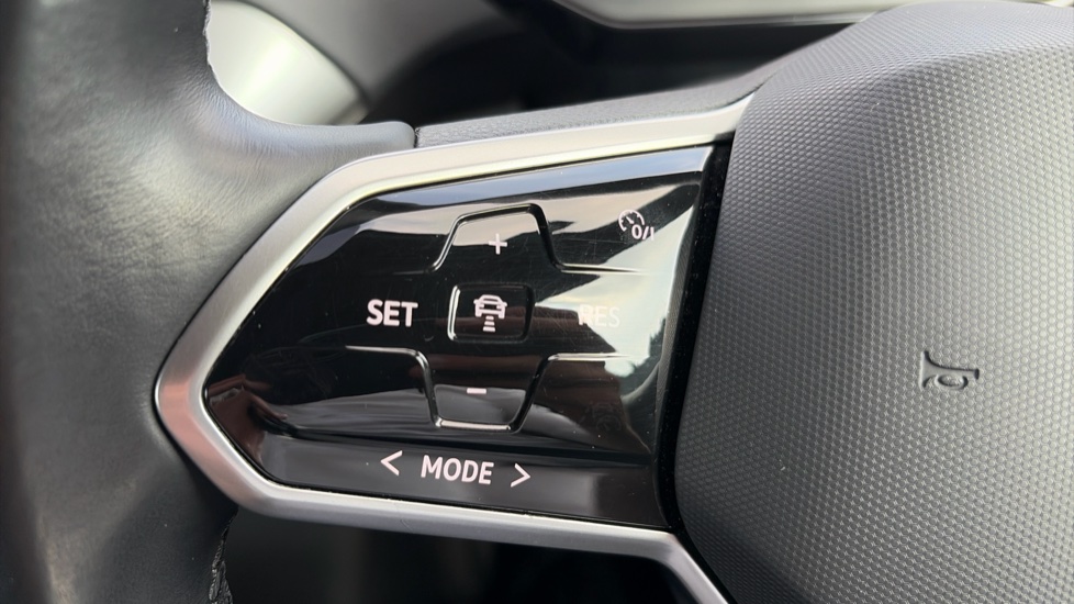 Volkswagen ID.4 125kW Life Ed Pure Perf 52kWh 5dr Auto [110kW Ch] Electric Estate - Image 17