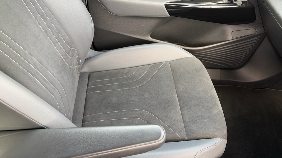 Volkswagen ID.4 125kW Life Ed Pure Perf 52kWh 5dr Auto [110kW Ch] Electric Estate - Image 22