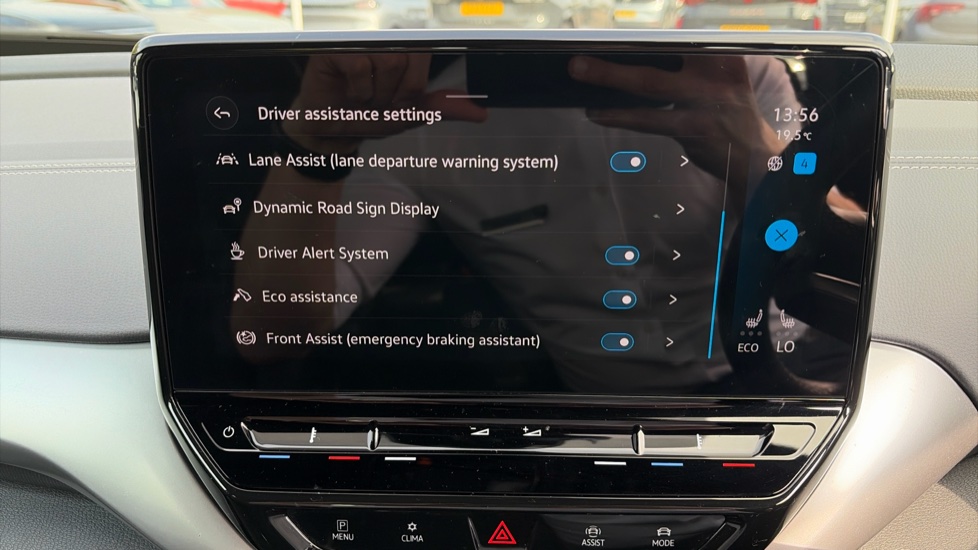 Volkswagen ID.4 125kW Life Ed Pure Perf 52kWh 5dr Auto [110kW Ch] Electric Estate - Image 30