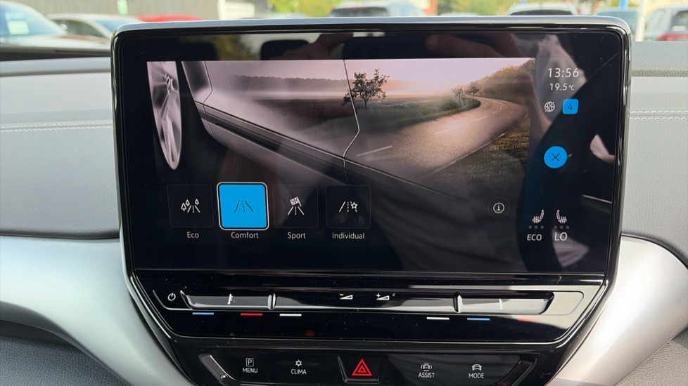 Volkswagen ID.4 125kW Life Ed Pure Perf 52kWh 5dr Auto [110kW Ch] Electric Estate - Image 32