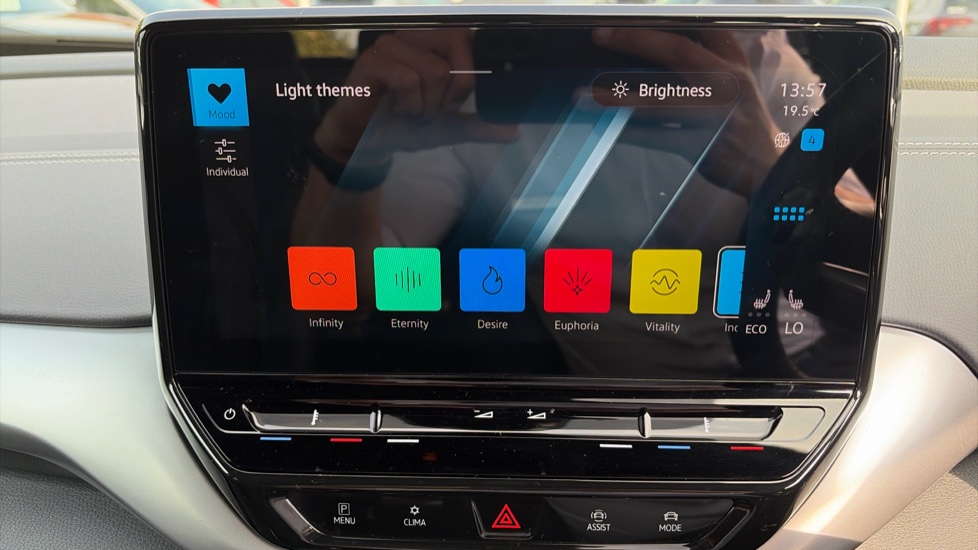 Volkswagen ID.4 125kW Life Ed Pure Perf 52kWh 5dr Auto [110kW Ch] Electric Estate - Image 36