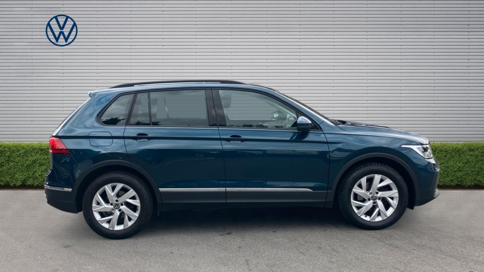 Volkswagen Tiguan 1.5 TSI 150 Life 5dr DSG Petrol Estate - Image 4