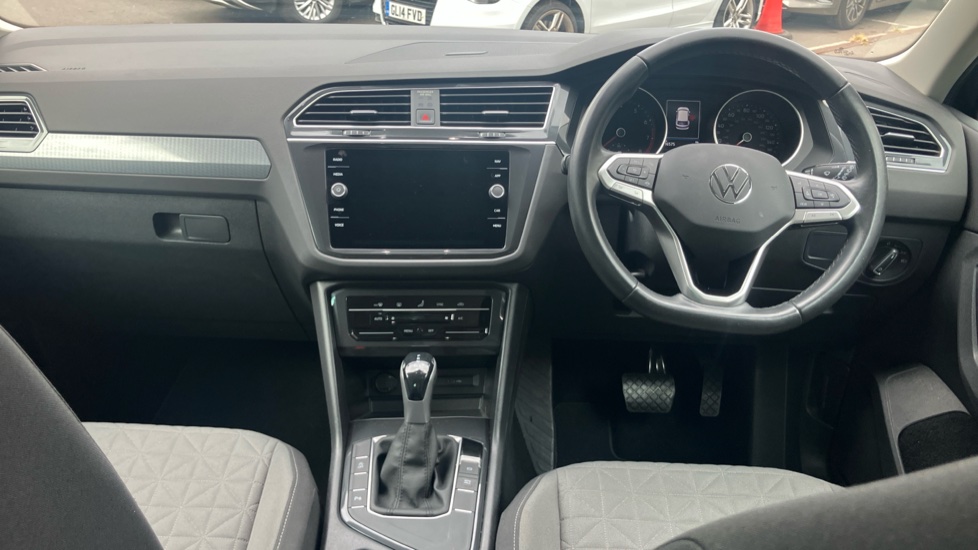 Volkswagen Tiguan 1.5 TSI 150 Life 5dr DSG Petrol Estate - Image 9
