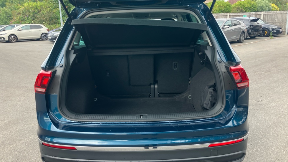 Volkswagen Tiguan 1.5 TSI 150 Life 5dr DSG Petrol Estate - Image 20