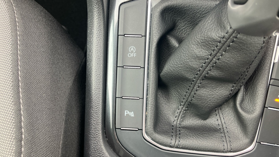 Volkswagen Tiguan 1.5 TSI 150 Life 5dr DSG Petrol Estate - Image 25