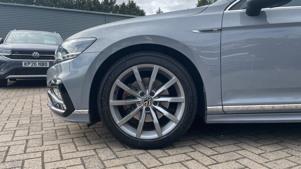 Volkswagen Passat 2.0 TDI EVO SCR R-Line 5dr DSG Diesel Estate - Image 5