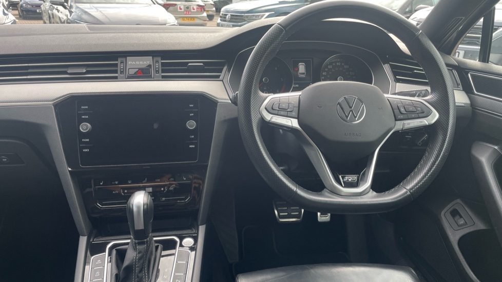 Volkswagen Passat 2.0 TDI EVO SCR R-Line 5dr DSG Diesel Estate - Image 10