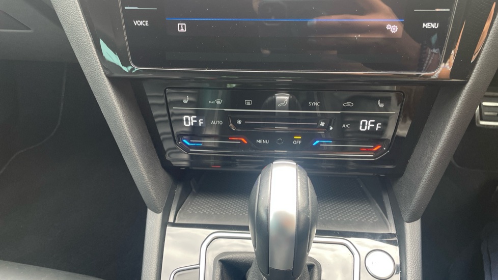 Volkswagen Passat 2.0 TDI EVO SCR R-Line 5dr DSG Diesel Estate - Image 13