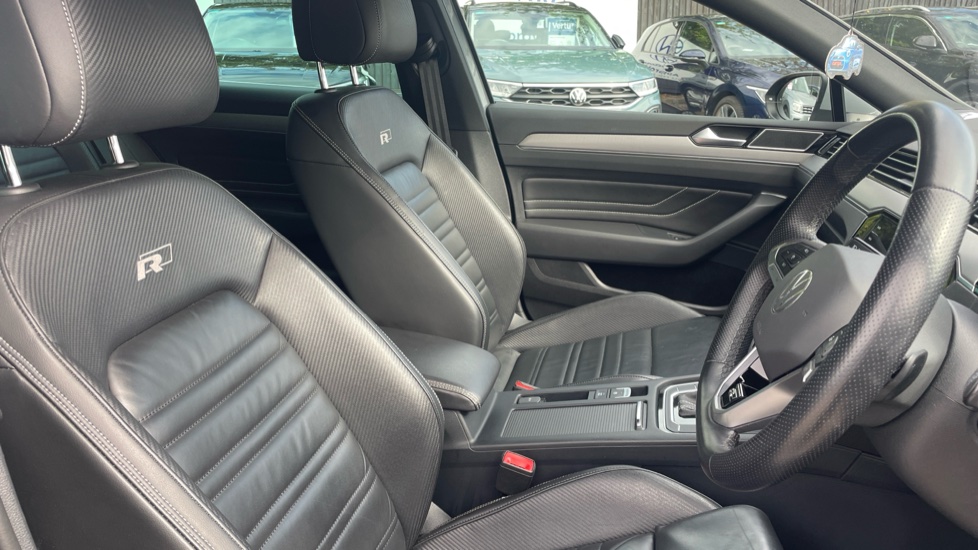 Volkswagen Passat 2.0 TDI EVO SCR R-Line 5dr DSG Diesel Estate - Image 15