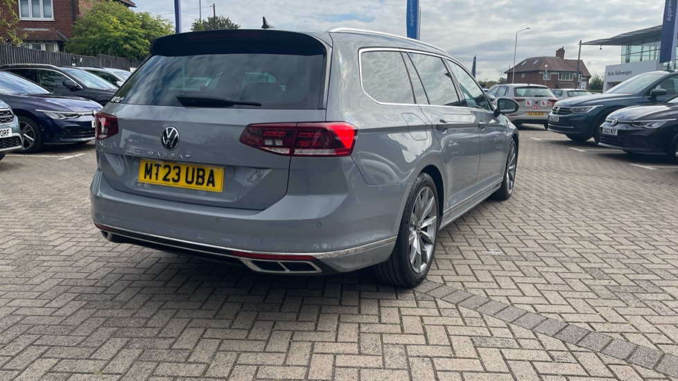 Volkswagen Passat 2.0 TDI EVO SCR R-Line 5dr DSG Diesel Estate - Image 25
