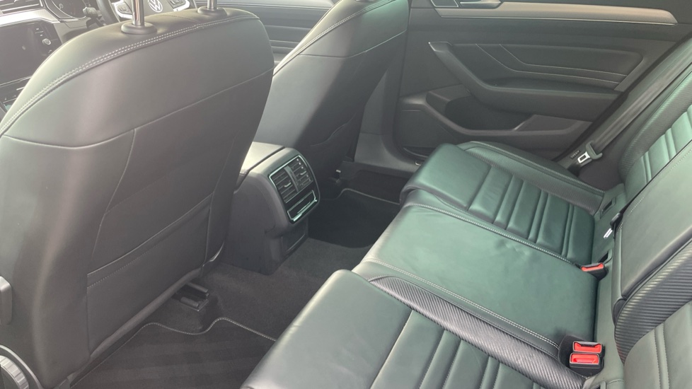 Volkswagen Passat 2.0 TDI EVO SCR R-Line 5dr DSG Diesel Estate - Image 29